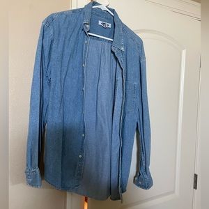 Old navy women’s denim shirt. Size Small. Great condition
